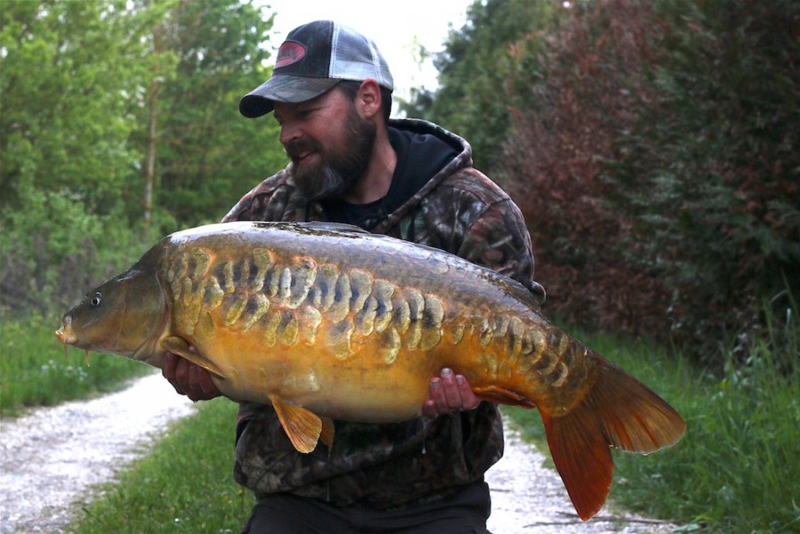 Buzz with Horseshoe at 34lb 8oz from Co's Point 16.4.16