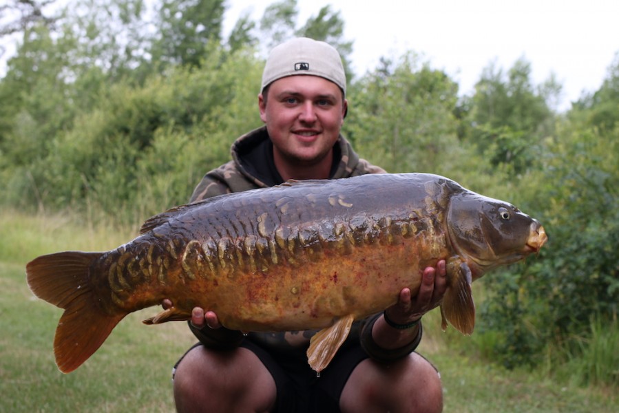 Daniel Schmitz with Maddy at 28lb 8oz from Alcatraz 24.6.17