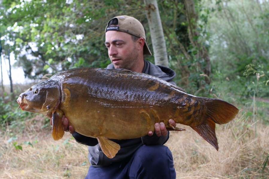 Paul Carpenter with The Bullet at 29lb 8oz from The Alamo 24.6.17