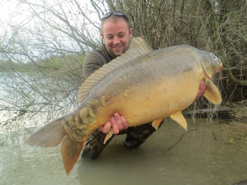 Jaymes with a 39lb mirror caught on a 19ft black zig.