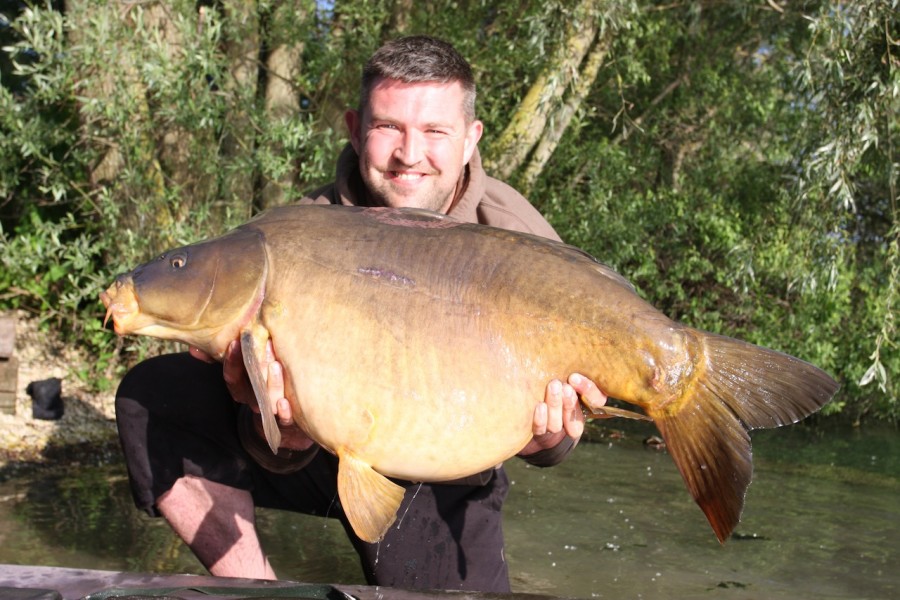 Chris with the clean fish 40lb+ Alamo