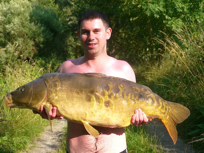 Andy with a 39lb mirror