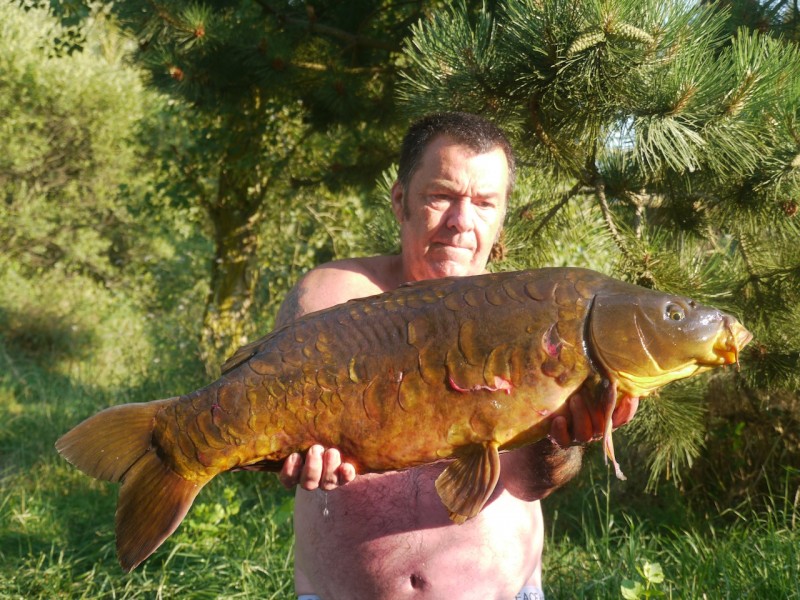 Roy with a 23.04lb mirror