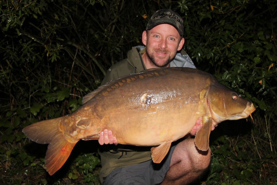 Damian with baby single scale 37.12lb Co's September 2013