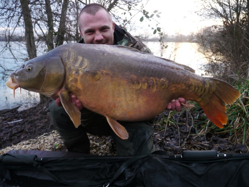 Nathan with a pretty 37.04lb mirror