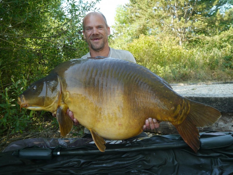 Steve with The '43' at 56lb 2oz from Baxters in June 2014