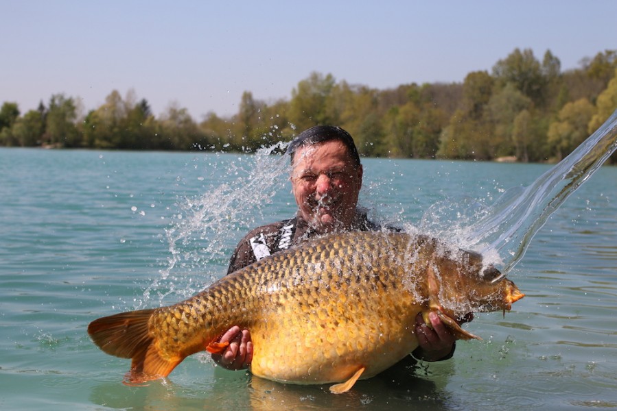 Tony Lewis with his new PB, celebrated in true Gigantica style