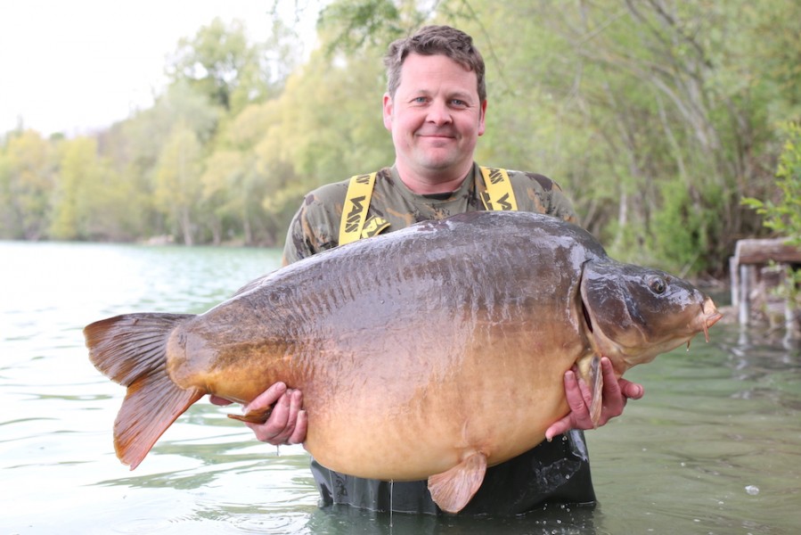 John Hardy with The Target at 67lb 8oz from The Stink 22.4.17