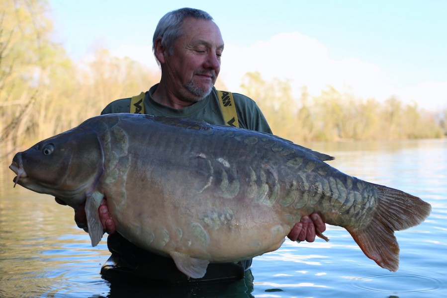 Paul Morgan with Mr Chow 50lb 4oz Big southerly 30.03.2019