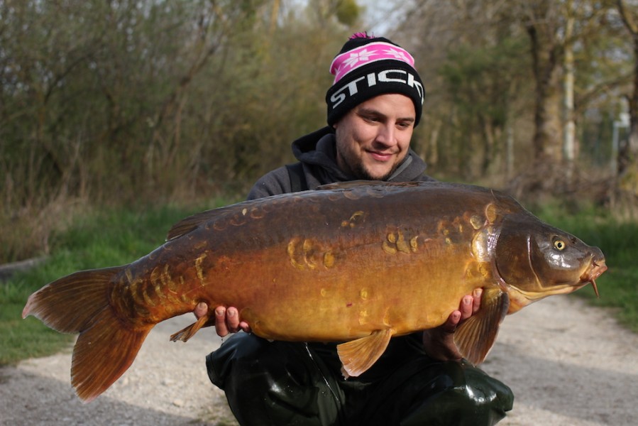 Adam Beadle with The Leney at 42lb Oblivion 6.4.2019