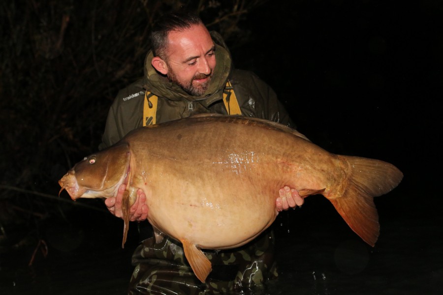 Chris enjoying the moment with "The Clean Fish" at 59lb 8oz...........