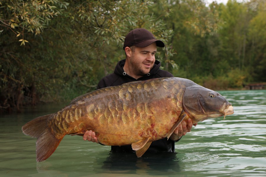 A target and mission completed......Mikeys target fish "Fred" made his dreams come true !!!!..........63lb 8oz WOW.......