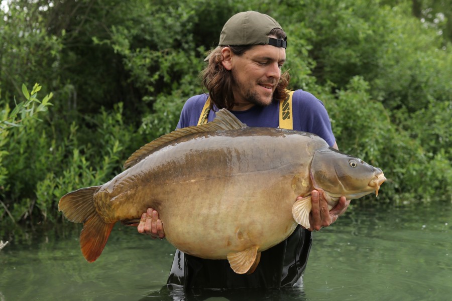 Here she is "Well Hung" at a new top weight of 55lb for Phil.............