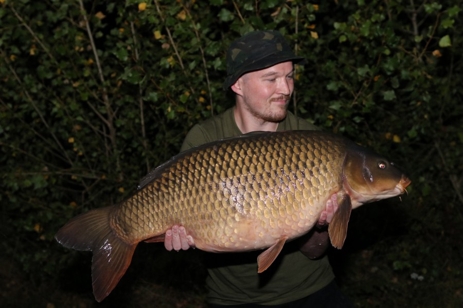Ryan with "Tank" what a creature.............37lb 8oz......