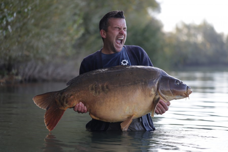 Baitworks man Mark Bryant smashed up Alamo this week, "Baby Cluster" came for a cuddle at 64lb 12oz.....