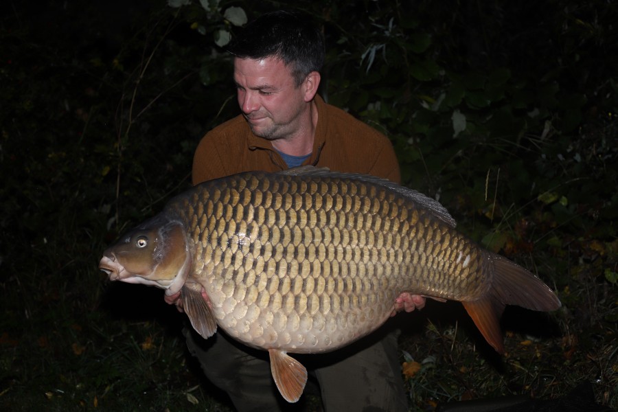 New record stocky common, "Robs Rig" is now a whopping 48lb 14oz.......
