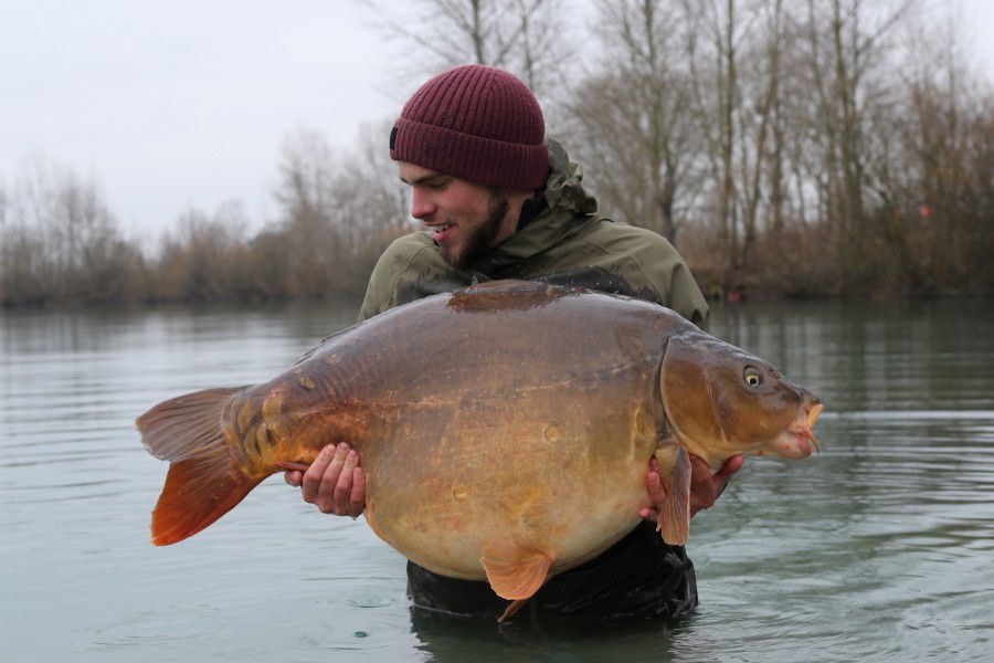 Jason with "Buzzin Fish" at a whopping top weight of 63lb 12oz.......