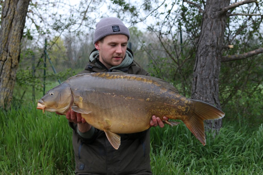 Andrew with Mr Universe 34lb 2oz