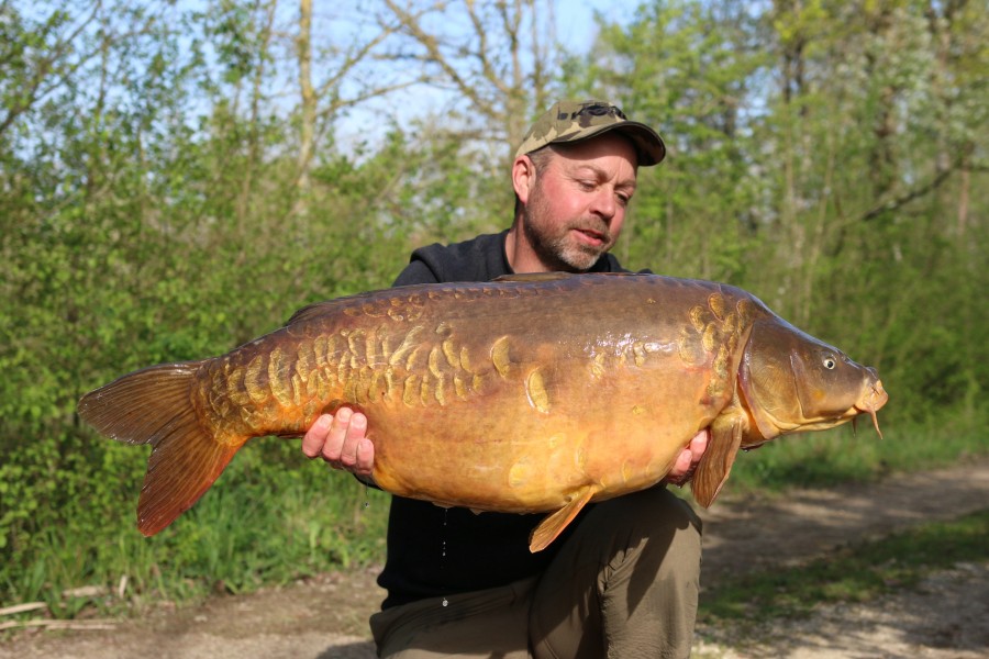 Andy with The resident 44lb 12oz