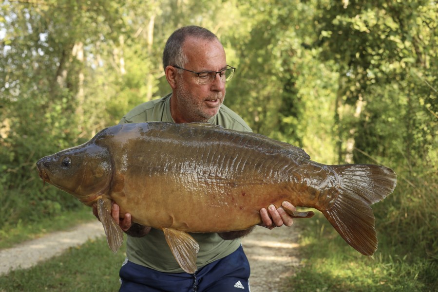 Dave in Alamo with Wizza 35lb 14oz
