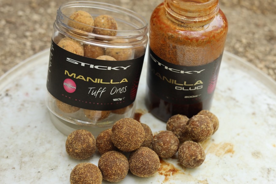 Andy baiting with boilies and using hard hook baits