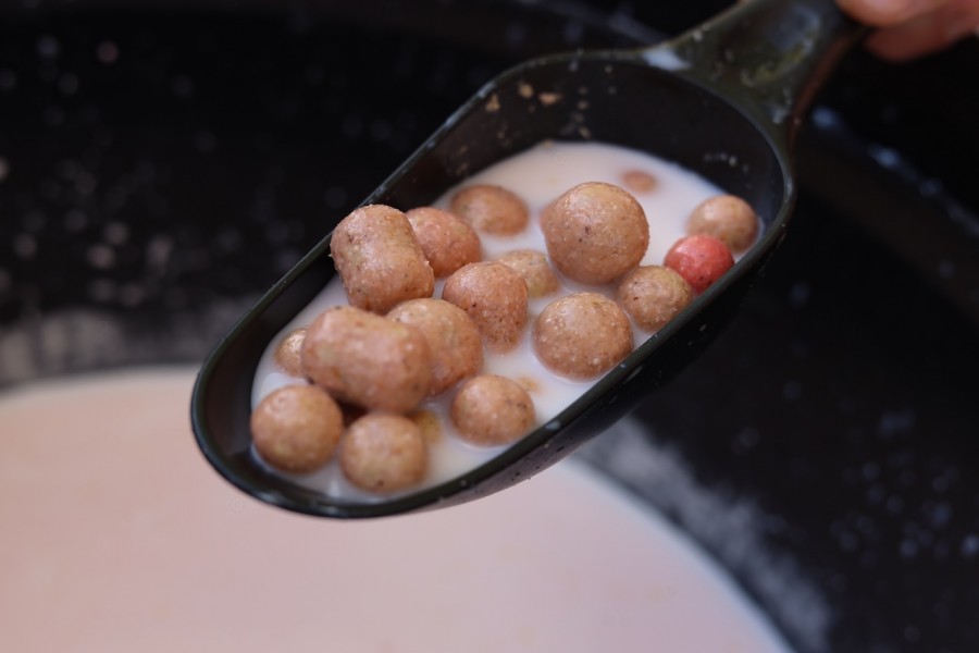 Baits soaked in lake water and Cell Smart Liquid