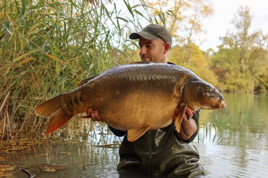 Laurence in Tree Line with 'Storm' 43lb 4oz