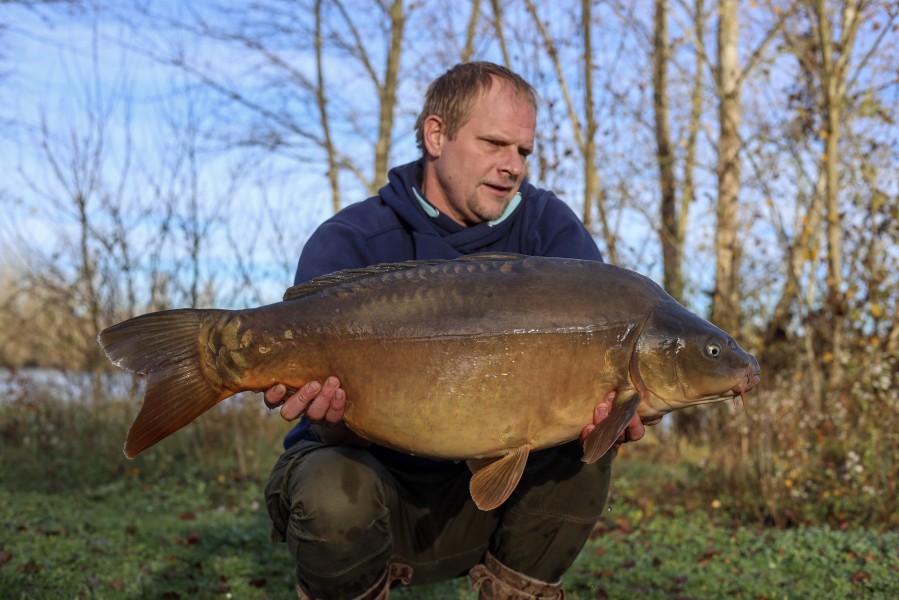 Kris in Stock Pond with M.C @ 29lb 2oz